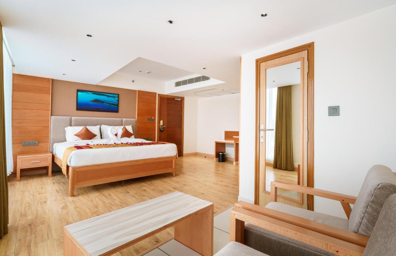 Townbridge Hotels & Suites Kochi Zewnętrze zdjęcie