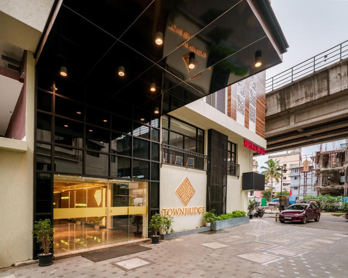 Townbridge Hotels & Suites Kochi Zewnętrze zdjęcie