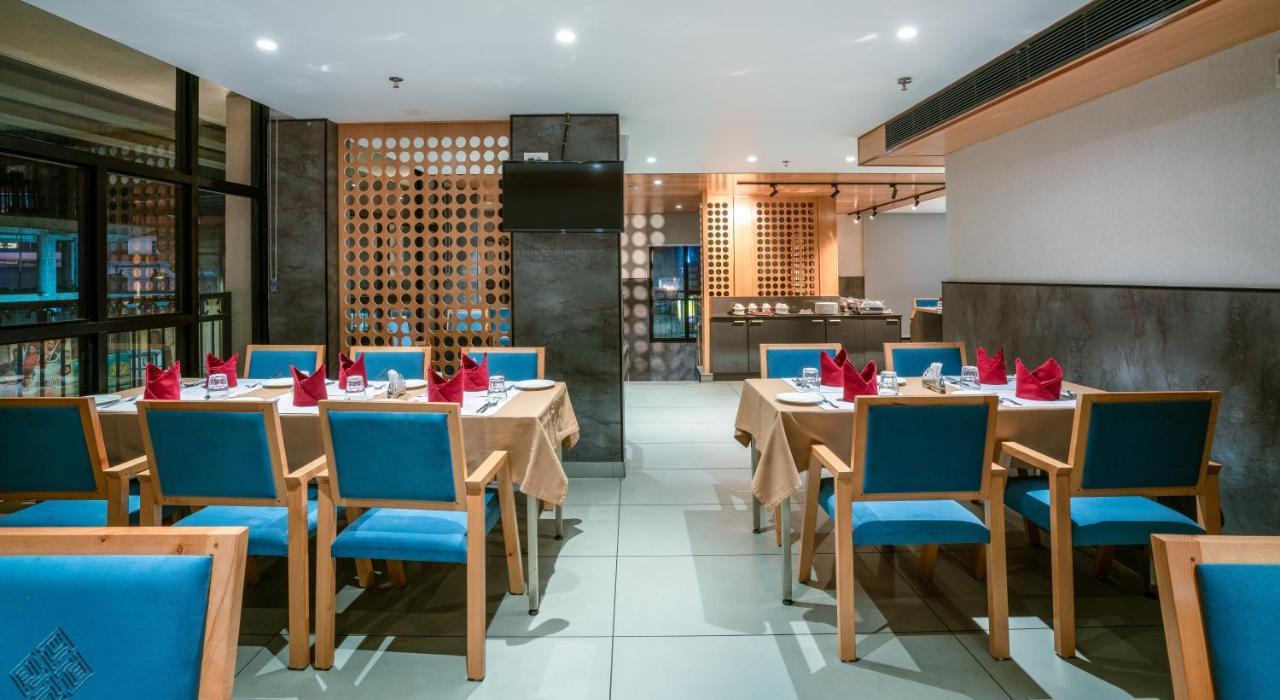 Townbridge Hotels & Suites Kochi Zewnętrze zdjęcie