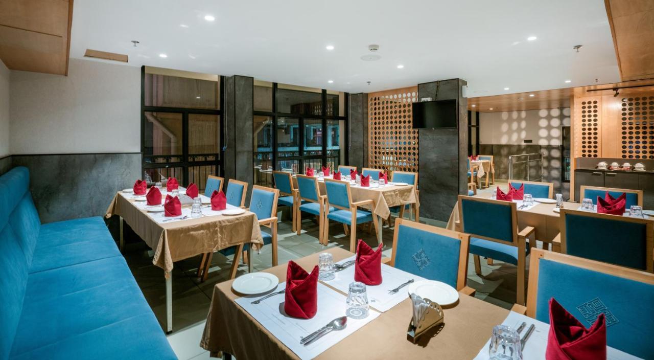 Townbridge Hotels & Suites Kochi Zewnętrze zdjęcie