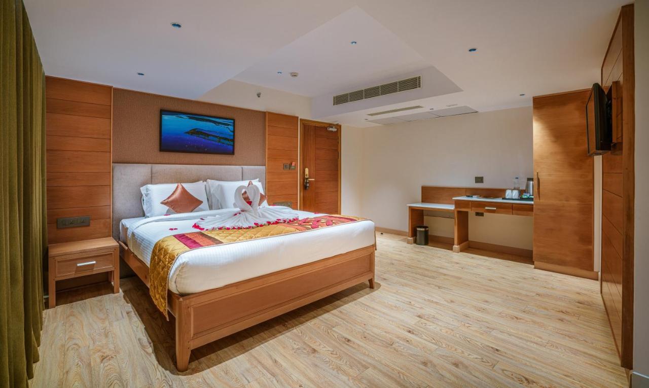Townbridge Hotels & Suites Kochi Zewnętrze zdjęcie
