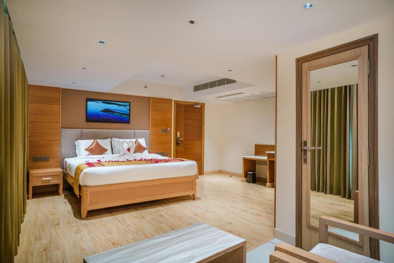 Townbridge Hotels & Suites Kochi Zewnętrze zdjęcie