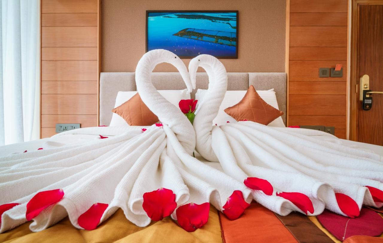 Townbridge Hotels & Suites Kochi Zewnętrze zdjęcie