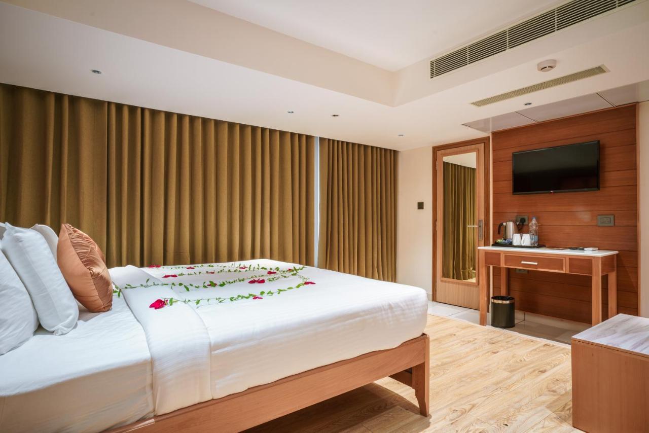 Townbridge Hotels & Suites Kochi Zewnętrze zdjęcie