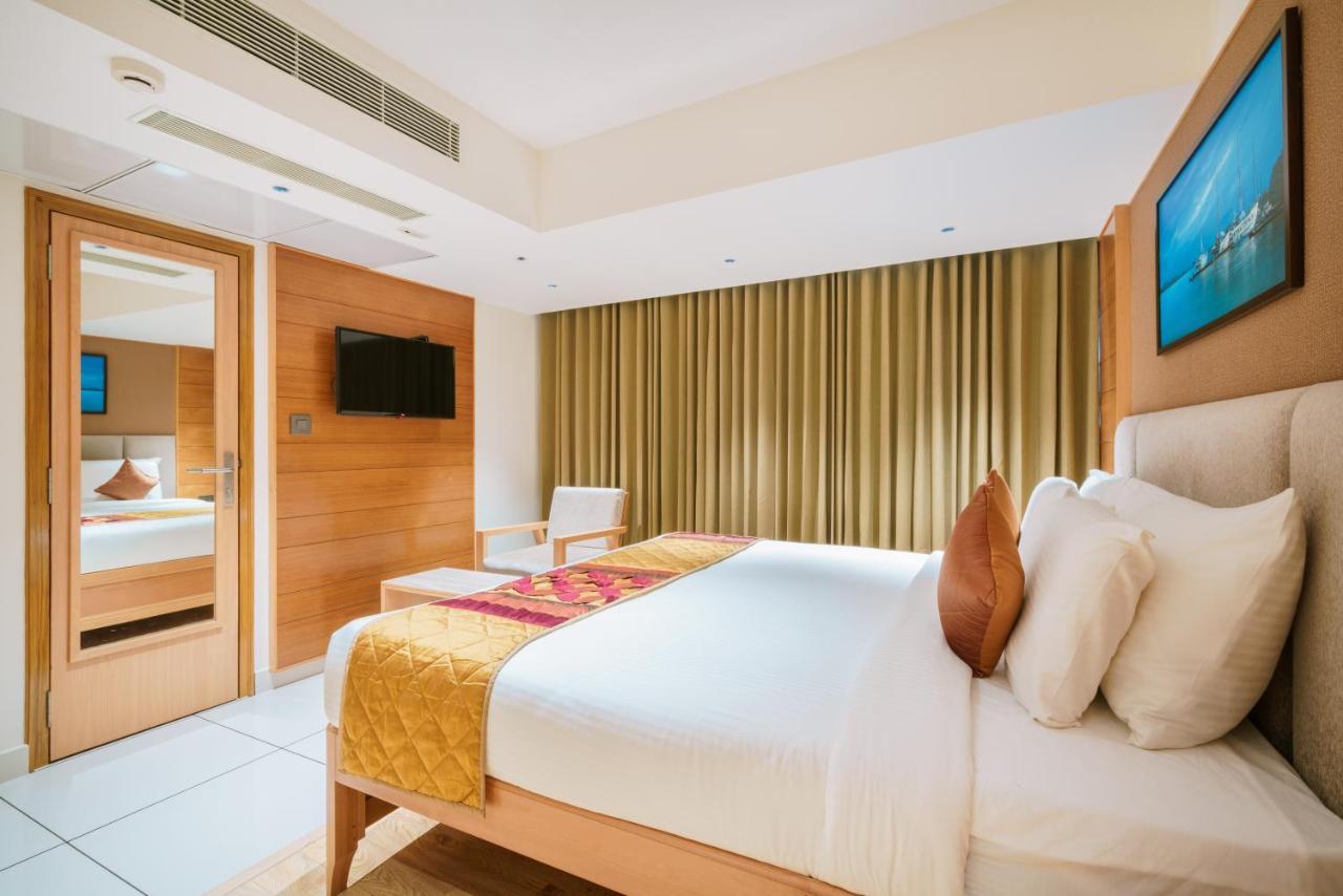 Townbridge Hotels & Suites Kochi Zewnętrze zdjęcie