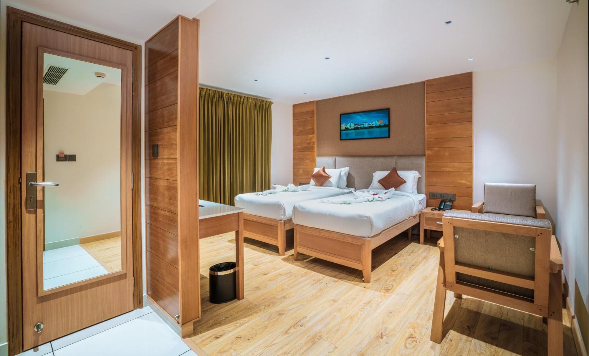 Townbridge Hotels & Suites Kochi Zewnętrze zdjęcie